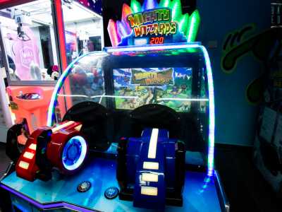 ...dei videogiochi in cui bisogna colpire i nemici con delle pistole che sparano di tutto...